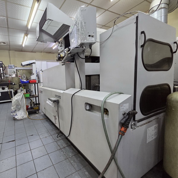 CNC 線切割放電加工機